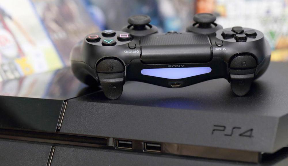 Sony Playstation 4 продаётся значительно лучше Xbox One