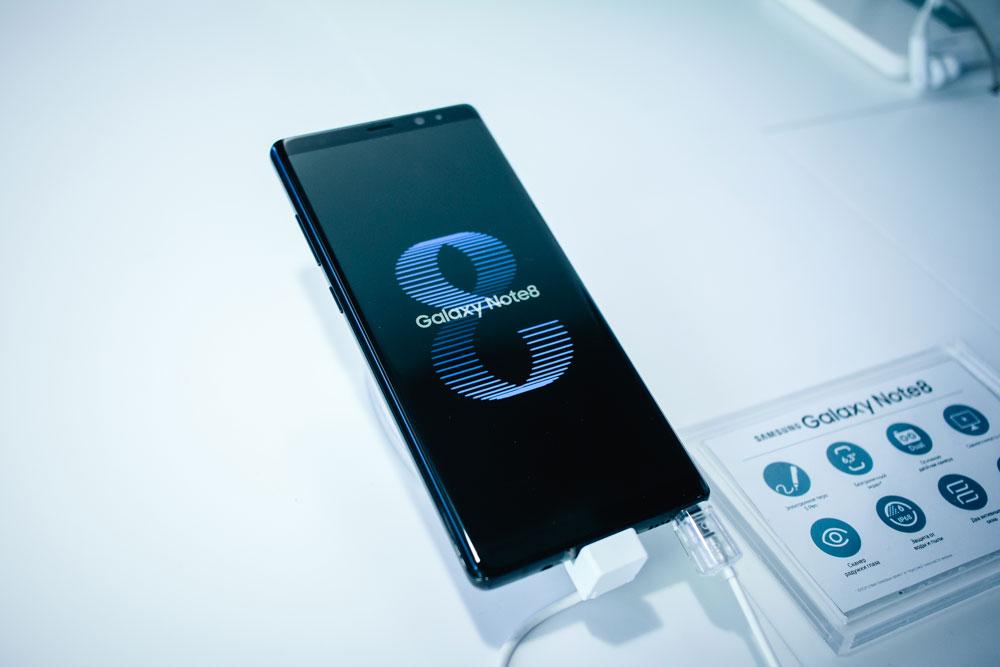 Samsung Galaxy Note 8 показали в России, запуск в магазины позже