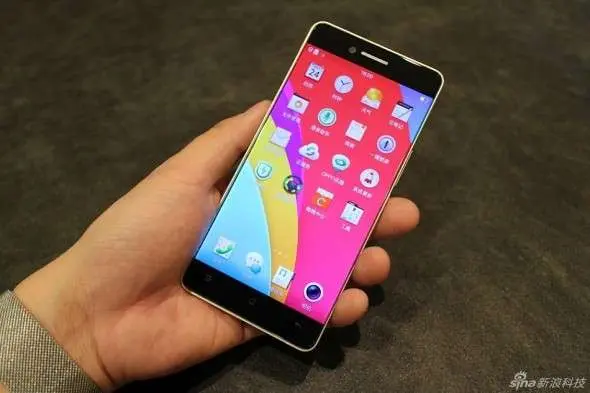 Новые подробности о безрамочном OPPO