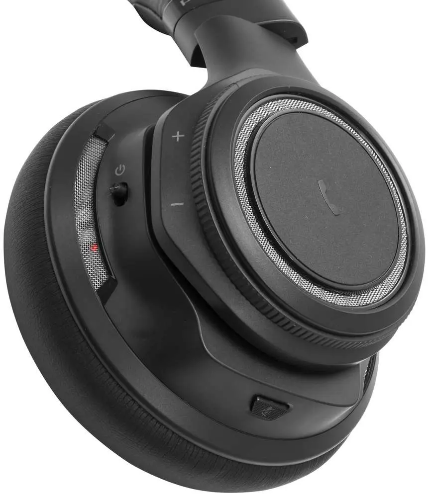 Plantronics BackBeat Pro: расширенные возможности премиальной гарнитуры