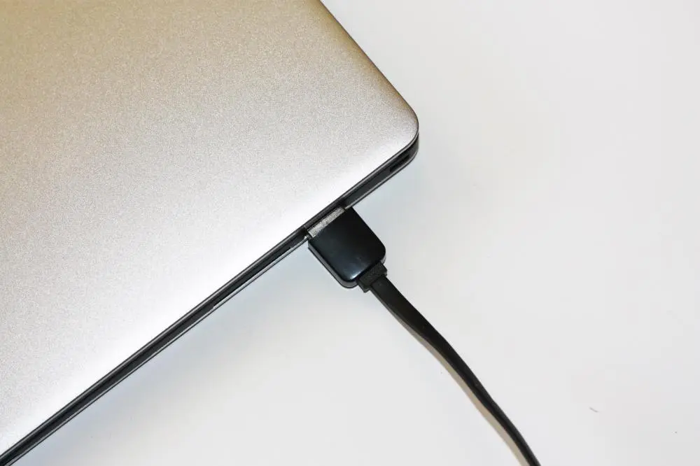 Универсальный кабель USB-MicroUSB от Nobby - вставляй любой стороной