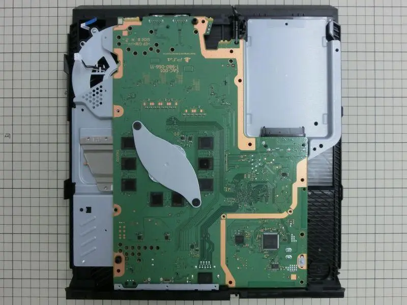 Новая модель Playstation 4 более компактная, энергоэффективная и тихая