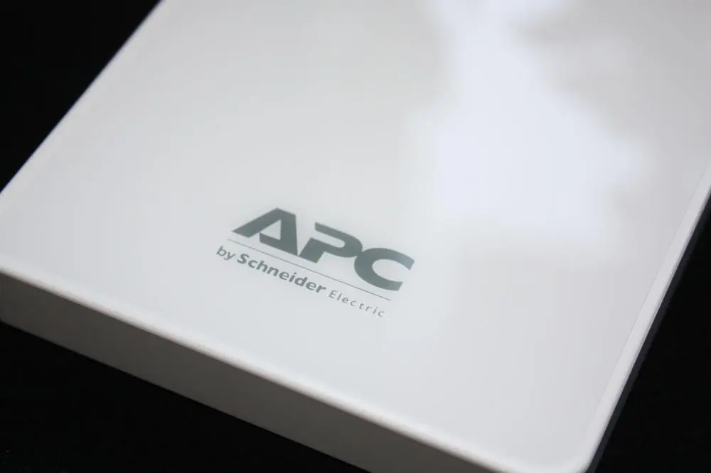 Обзор Power Bank APC от Scheider Electric