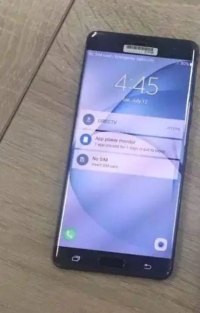 Samsung Galaxy Note 7 на фото с работающим экраном