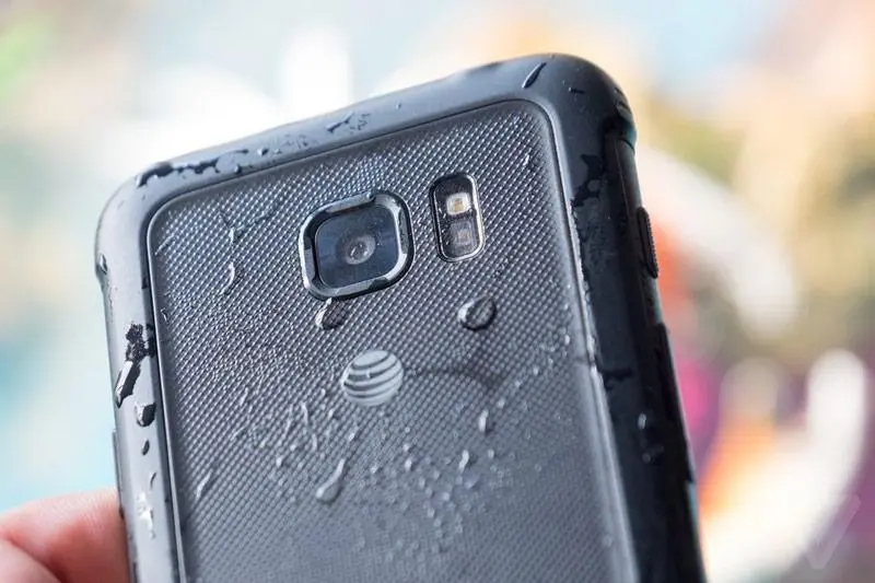 Водонепроницаемый Samsung Galaxy S7 Active не справился с заданием