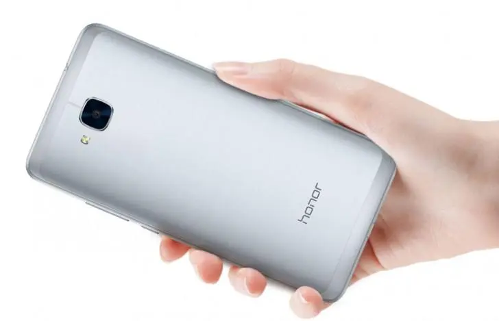Honor 5C представлен в Европе