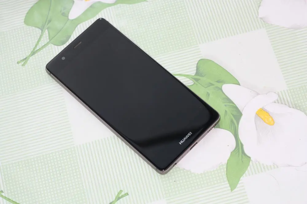 Huawei P9 - плавный фаблет от китайской компании