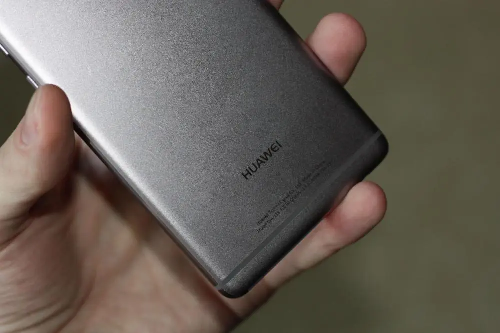 Huawei P9 - плавный фаблет от китайской компании