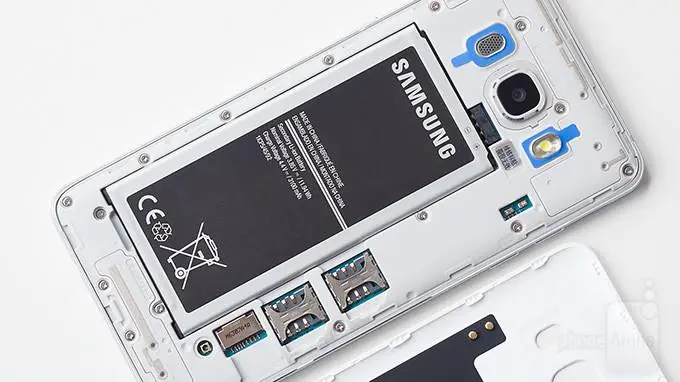 Не только Galaxy Note 7, Galaxy J5 тоже подгорают