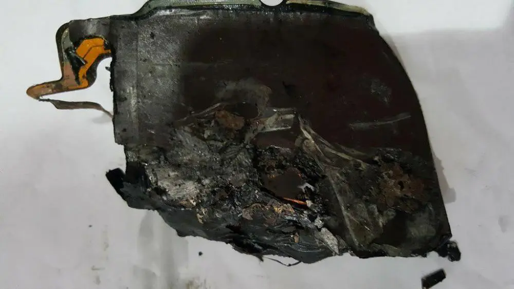 Чёрная полоса у Samsung: самовозгорания Galaxy S7 edge