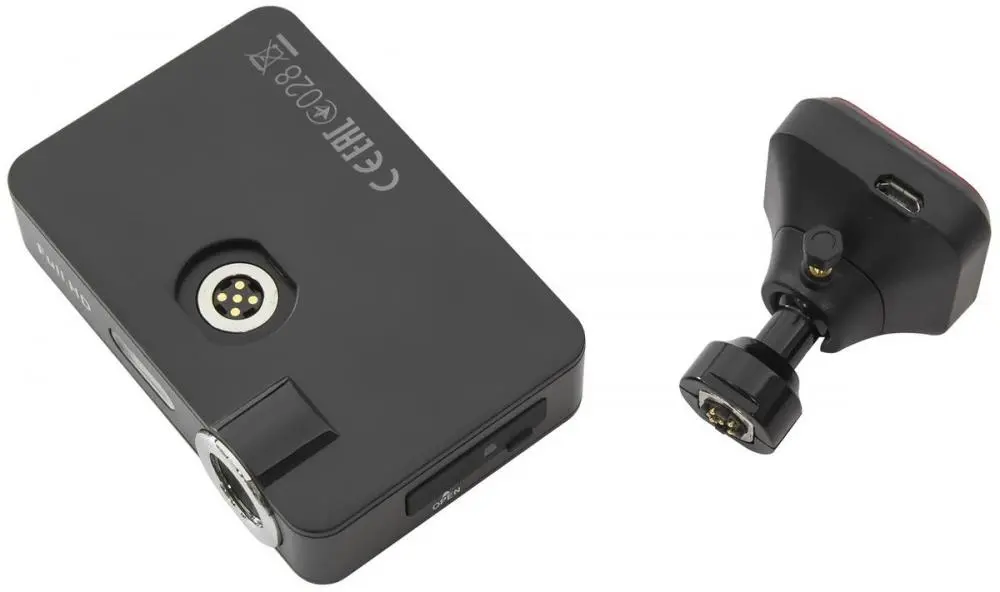 На магнитном креплении: видеорегистратор Prestigio RoadRunner 506 GPS