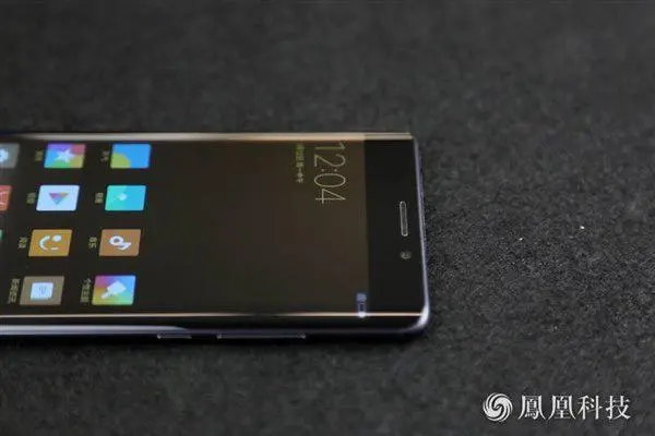 Xiaomi Mi Note 2 с изогнутым дисплеем представлен официально