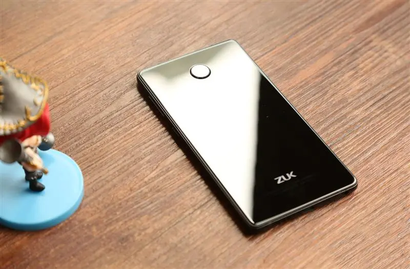 Lenovo прибивает бренд ZUK