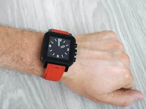 Что лучше: умные часы на Android или Apple Watch s1?