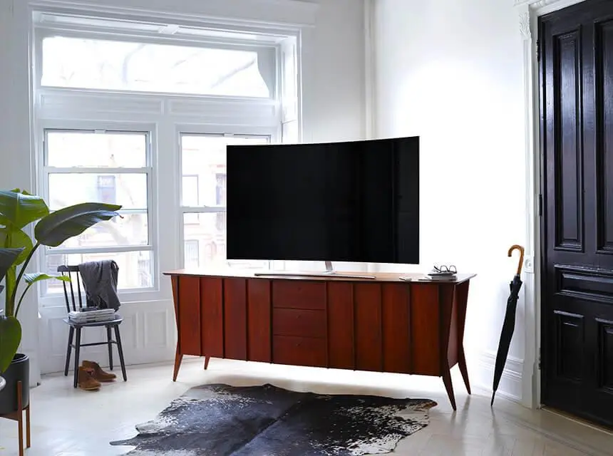 Обзор QLED телевизора Samsung Q8C – 4K-будущее дома