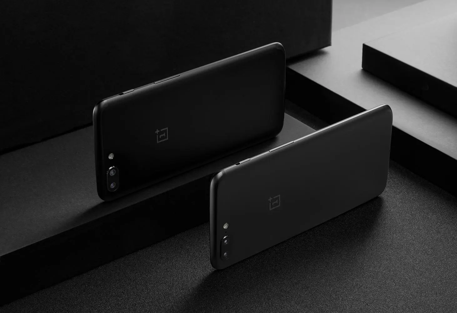 Старт официальных продаж OnePlus 5 в России 11 августа