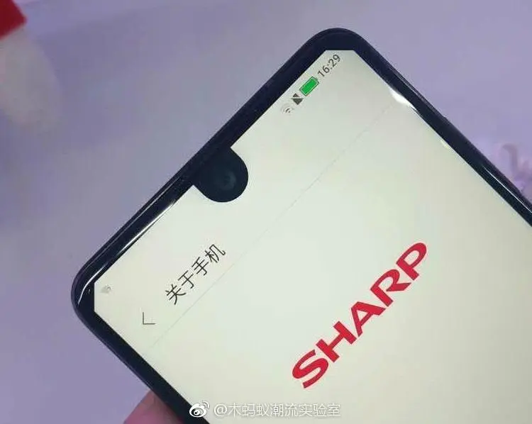 У него рамок меньше, чем у Galaxy S8 — Sharp Aquos S2