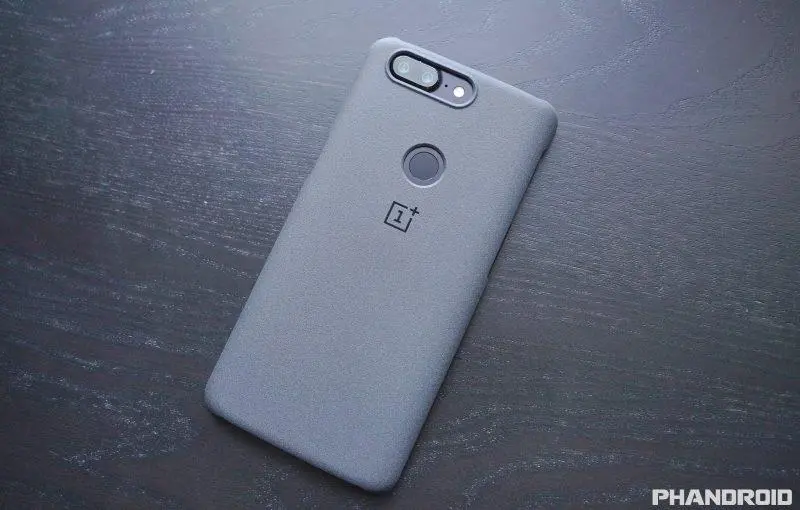OnePlus 6 появится в марте со сканером отпечатка под стеклом