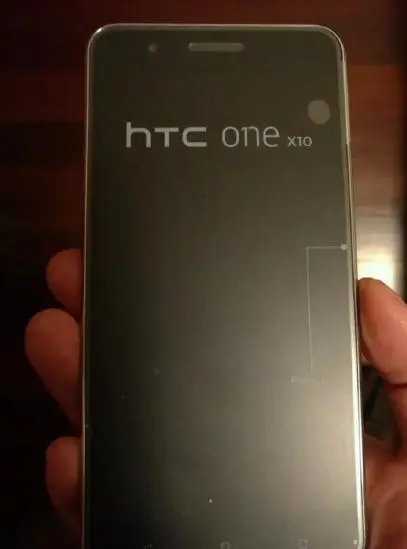Бюджетный HTC One X10 охотно фотографируется
