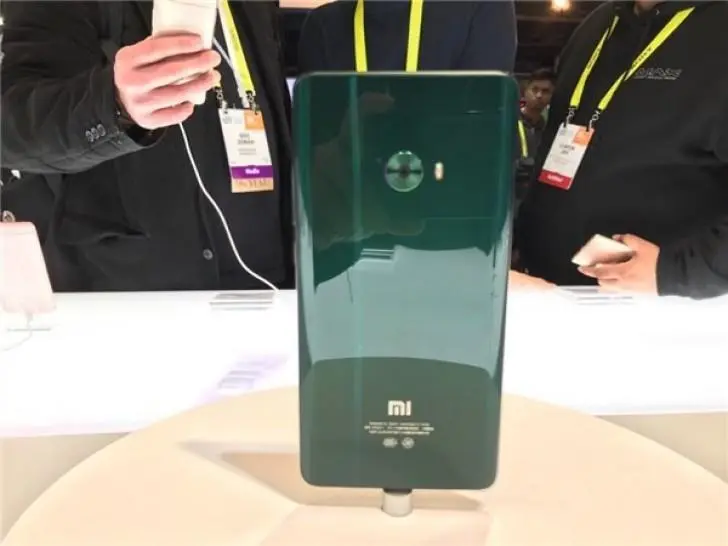 Xiaomi Mi Note 2 заиграл новыми красками