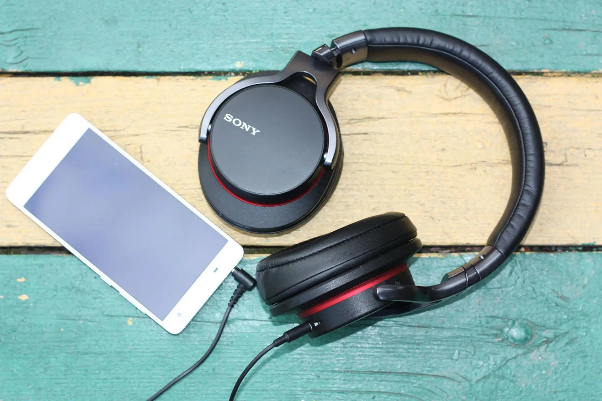 Отзыв об использовании беспроводных наушников Sony MDR-1ABT