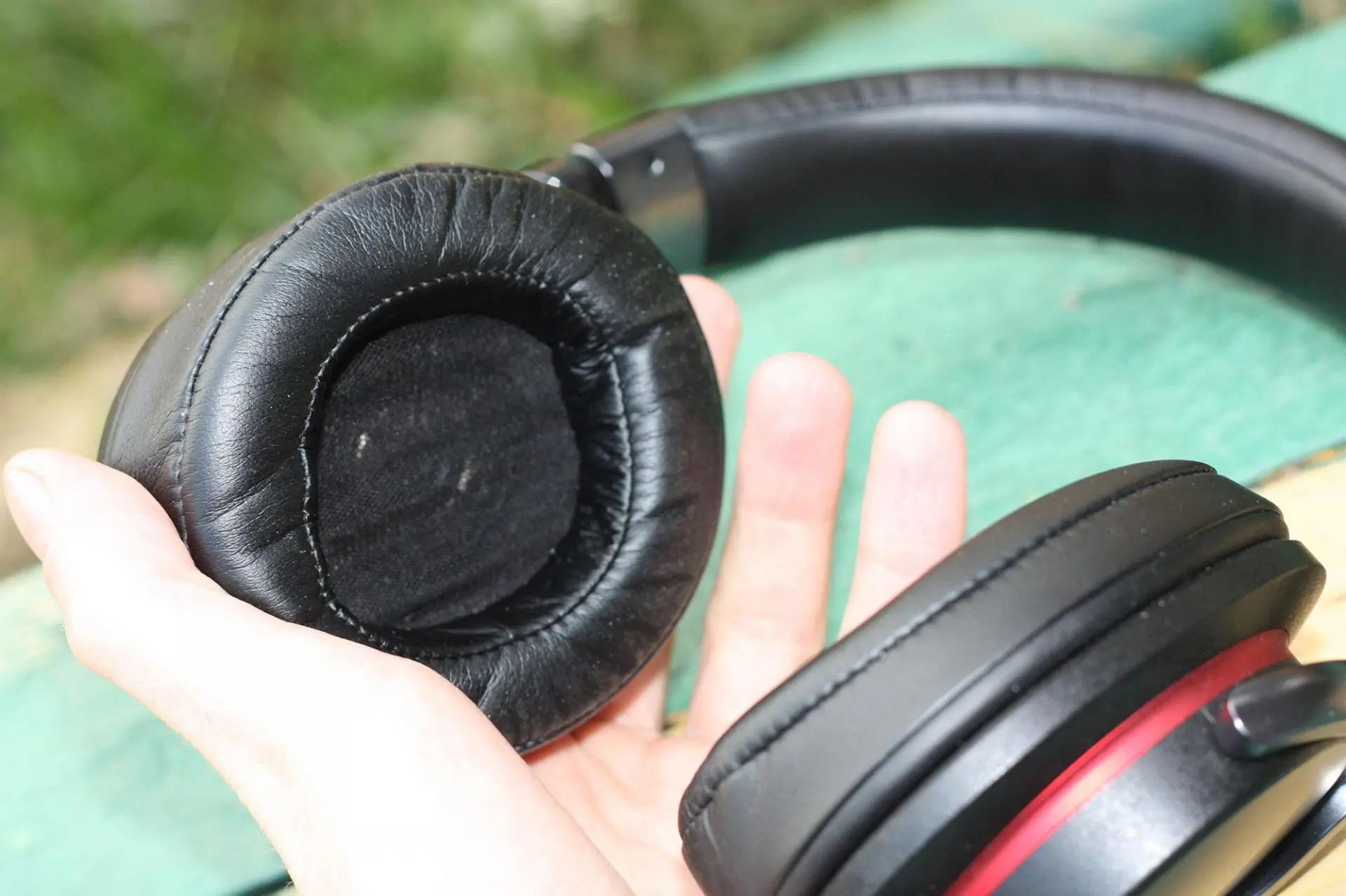 Отзыв об использовании беспроводных наушников Sony MDR-1ABT