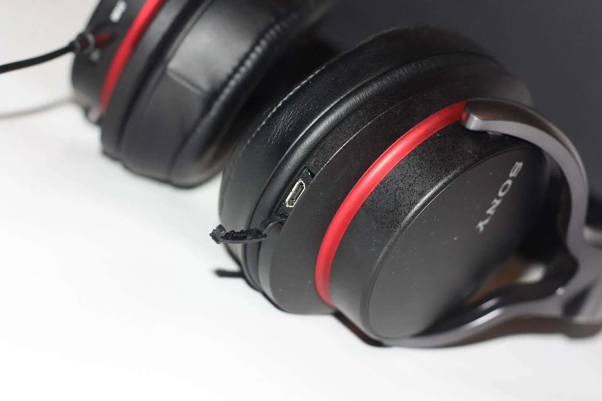 Отзыв об использовании беспроводных наушников Sony MDR-1ABT