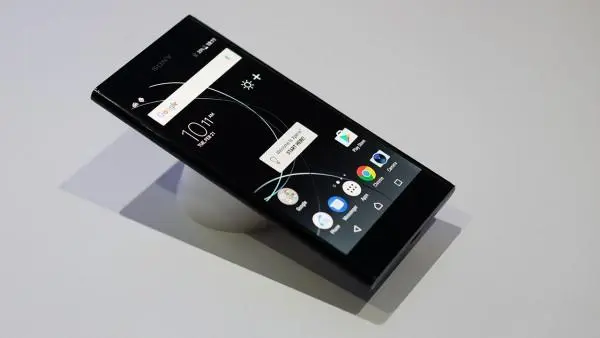 Первый со Snapdragon 835 - Sony Xperia XZ Premium