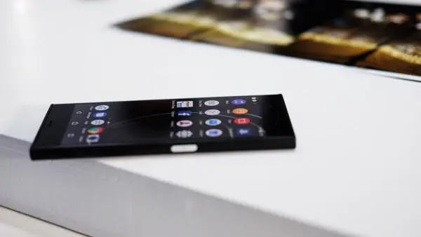 Первый со Snapdragon 835 - Sony Xperia XZ Premium