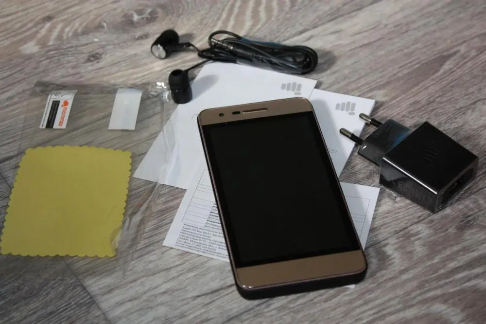 Обзор не дорого смартфона Micromax Q3551