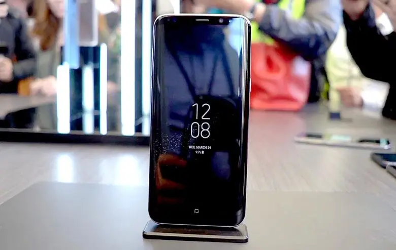 Samsung Galaxy S8 ловит жалобы о внезапных перезагрузках