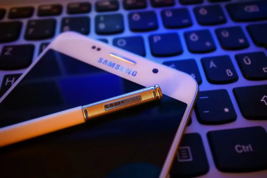 «Crown» - кодовое имя первого прототипа Samsung Galaxy Note 9