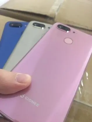 Gionee S11 повстречался на живых фото в сети