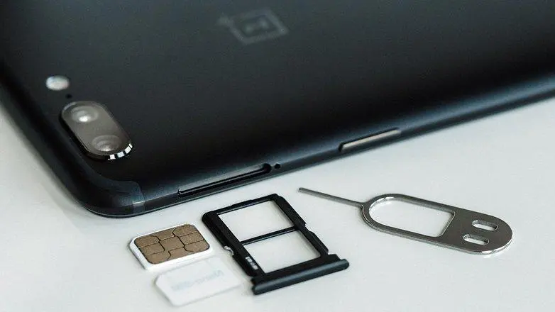 Смартфона OnePLus 6T может не быть в следующем году