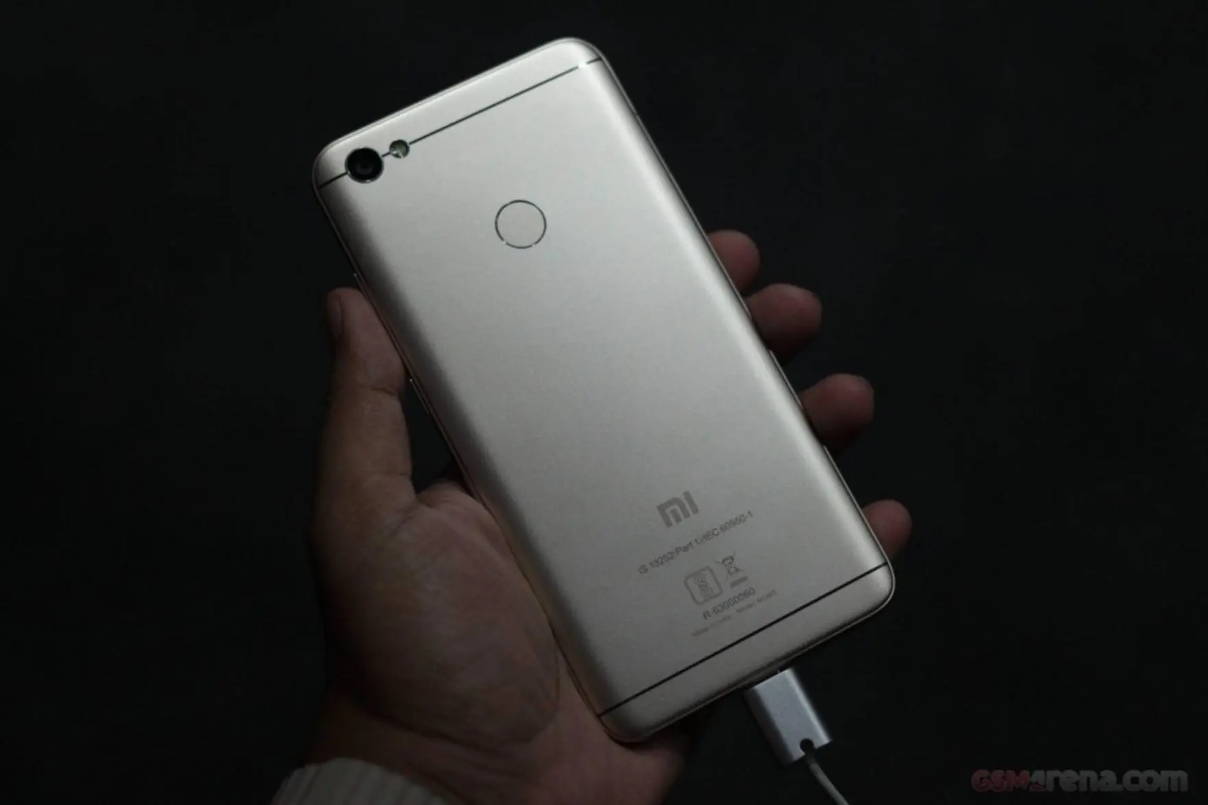 Xiaomi запустила два новых смартфона: Redmi Y1 и Redmi Y1 Lite