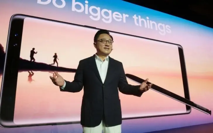 Samsung всё же хочет гнуть смартфоны, уже в 2018 году