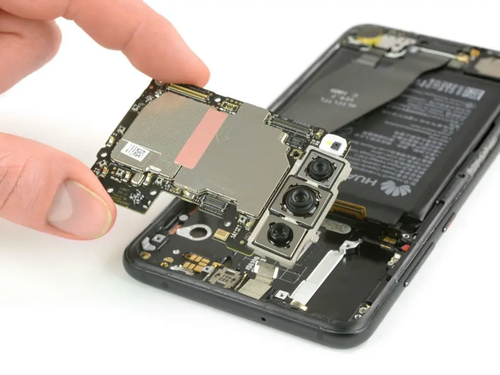 Каков Huawei P20 а разборке? Оценили специалисты iFixit