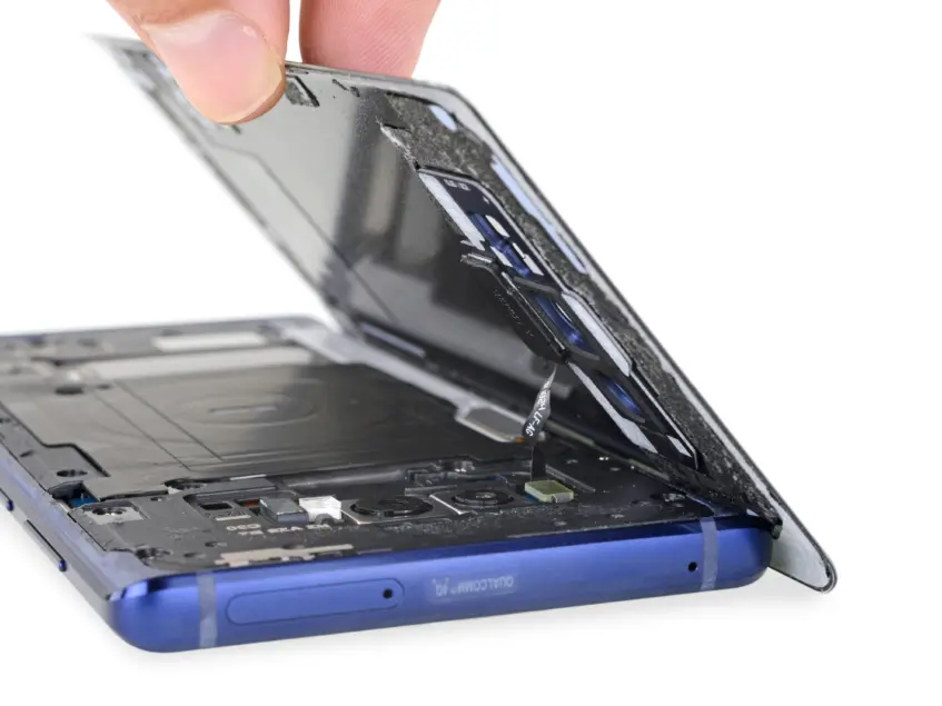 4 из 9 — рейтинг ремонтопригодности Galaxy Note 9 от iFixit