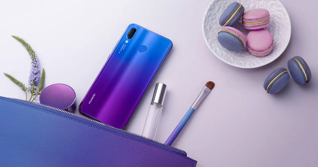 Флагманский Huawei Nova 3 поступает в продажу в России