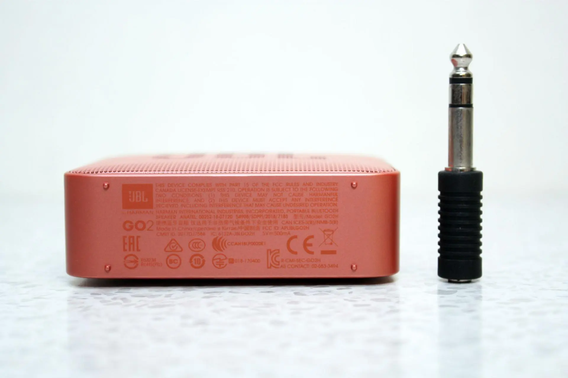 Обзор портативной беспроводной колонки JBL Go 2