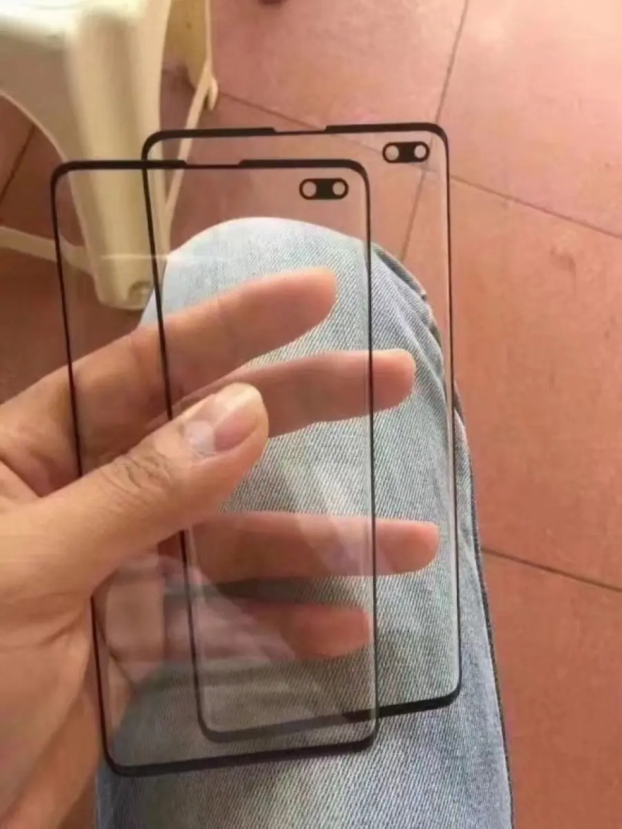 Samsung не даст чёлку Galaxy S10, но продырявит экран