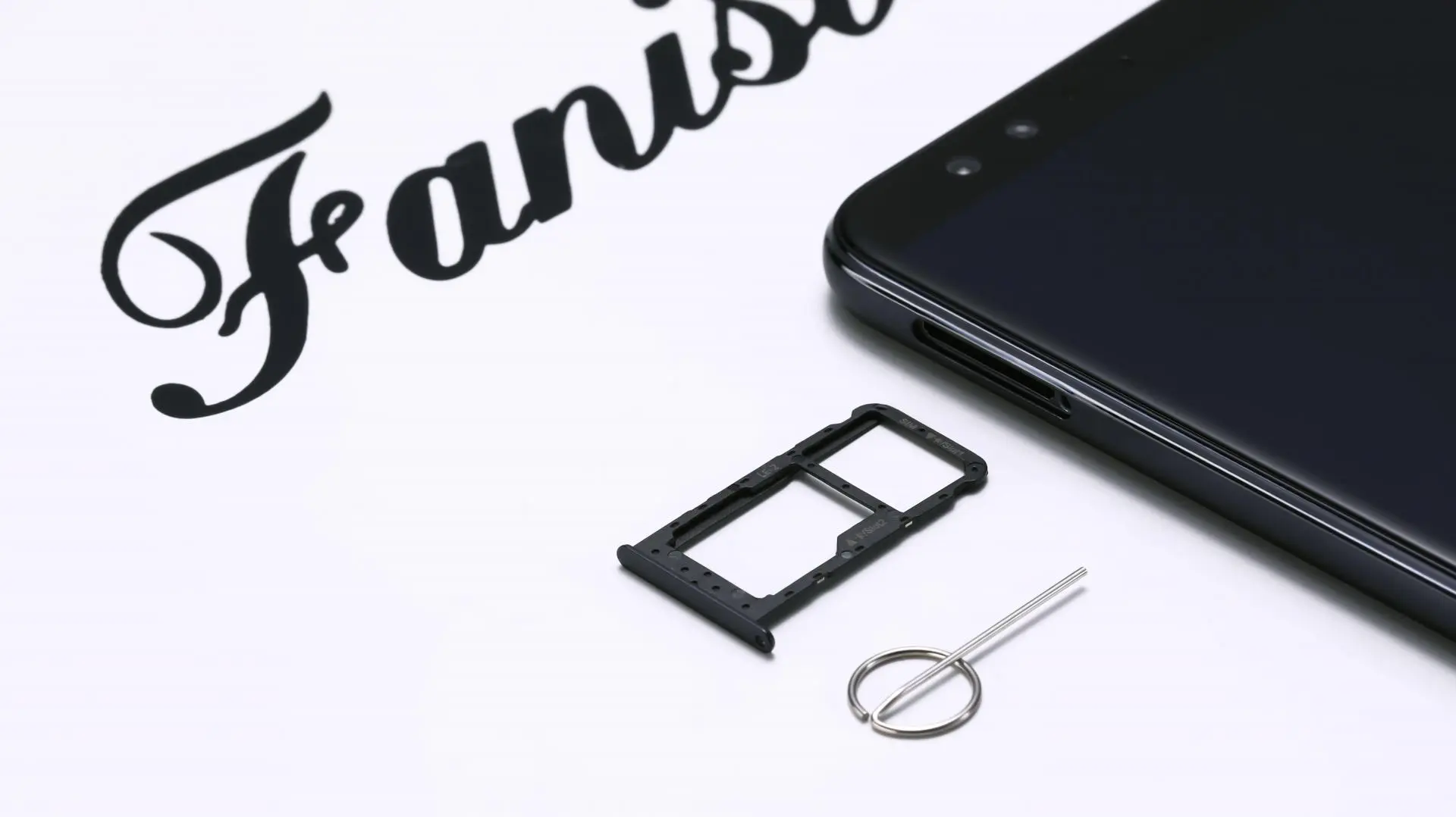 Huawei Honor 9 Lite скоро поступит в продажу в России