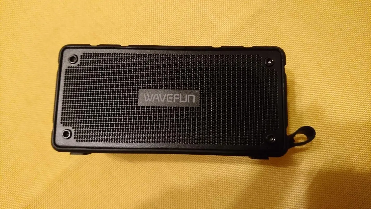 Защищенная портативная колонка WAVEFUN Cuboid