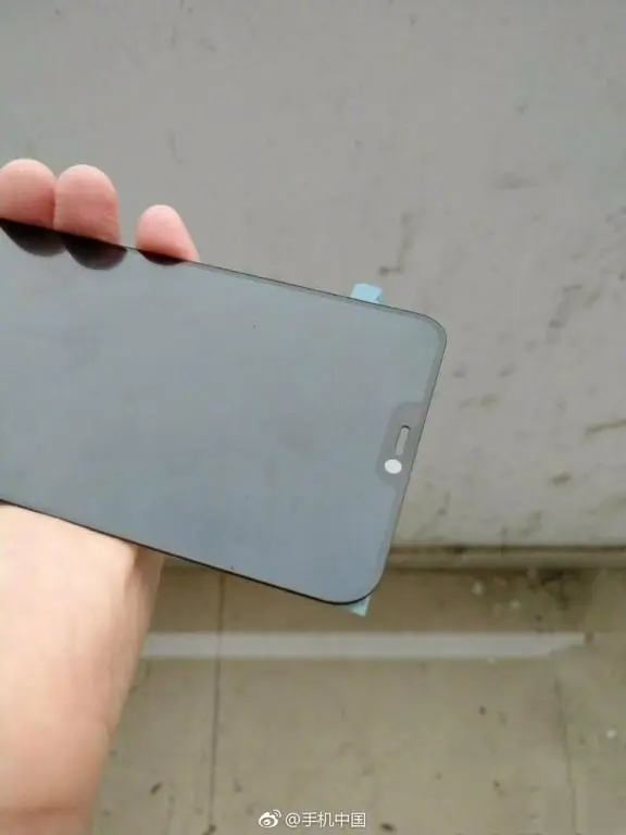 Яблочная чёлка в тренде: Vivo тоже отрастит в будущем смартфоне X30