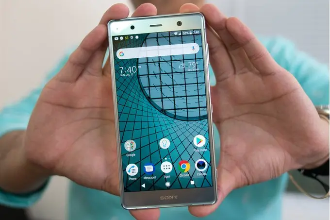 Один из самых крупных флагманов 2018 года — Sony Xperia XZ2 Premium