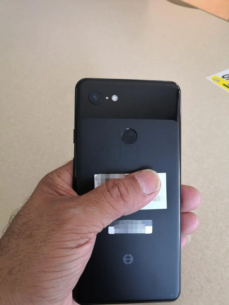 Google Pixel 3, Pixel 3 XL: живые фото и крупицы данных