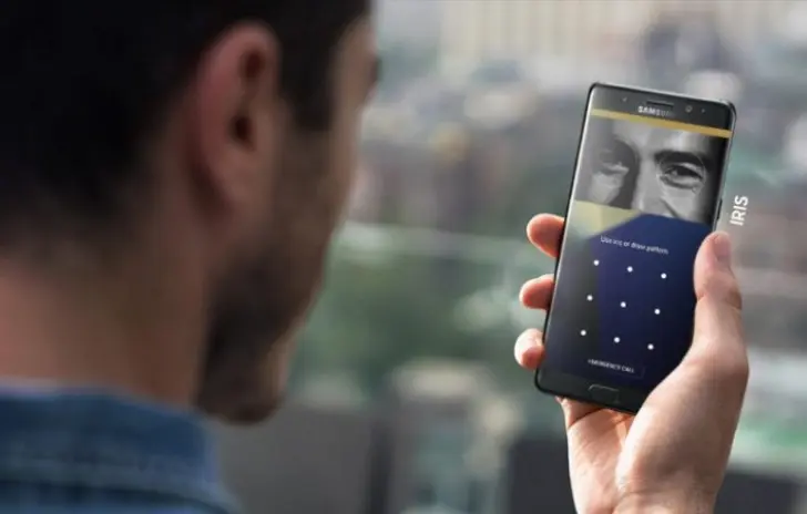 Samsung отказывается от сканера сетчатки глаза в Galaxy S10