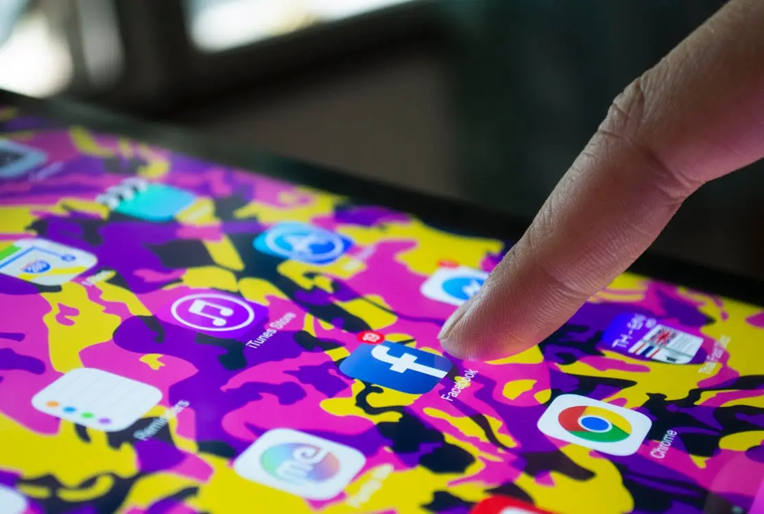 Facebook ничего не удаляет. Как скачать всю информацию о себе?