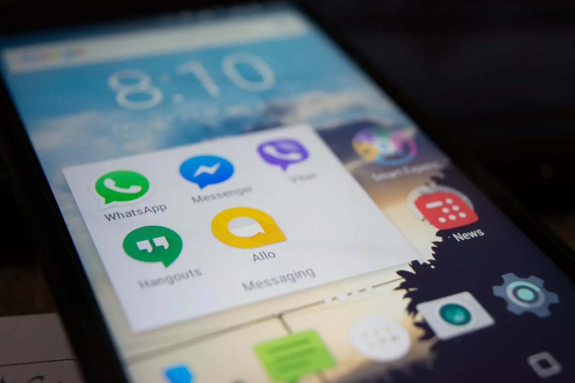 У Минкомсвязи есть вопросы не только к Telegram, но и к Whatsapp и Facebook