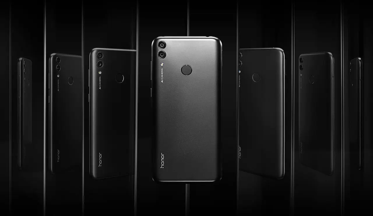 Honor 8C станет вашим за 12990 рублей